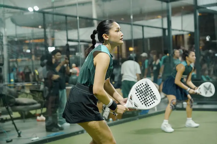 Women's doubles rally